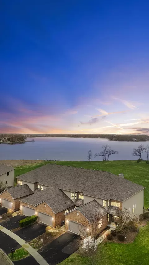1076 Inverness Dr, Antioch, IL 60002