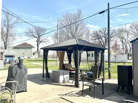 321 E 3rd St, Depue, IL 61322 photo 39