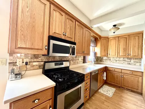 321 E 3rd St, Depue, IL 61322 photo 8