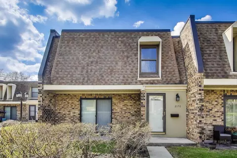 2170 Country Club Dr #26-1H, Woodridge, IL 60517