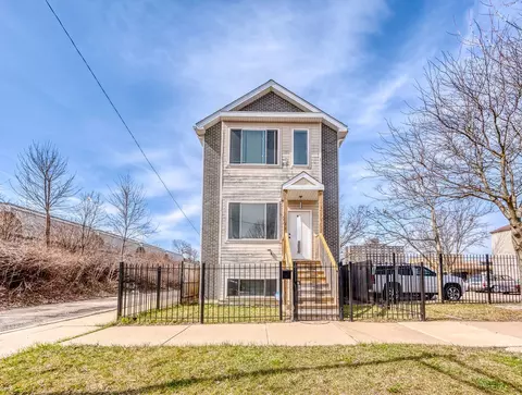 400 N Trumbull Ave, Chicago, IL 60624