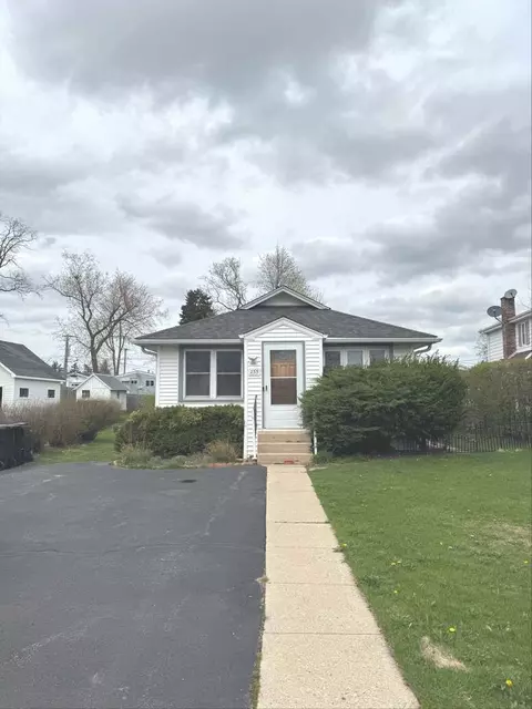 235 Kimball Ave, Wauconda, IL 60084