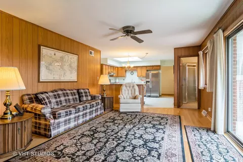 1729 E Aztec Ln, Mount Prospect, IL 60056 photo 10