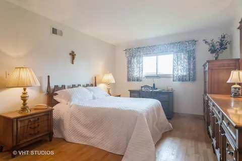 1729 E Aztec Ln, Mount Prospect, IL 60056 photo 11