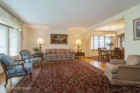 1729 E Aztec Ln, Mount Prospect, IL 60056 photo 3