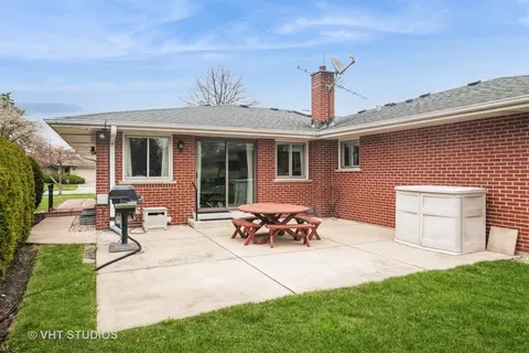 1729 E Aztec Ln, Mount Prospect, IL 60056 photo 18