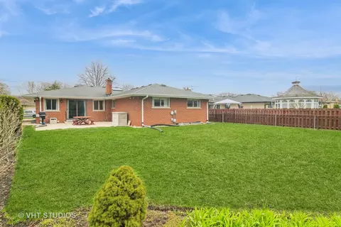 1729 E Aztec Ln, Mount Prospect, IL 60056 photo 19