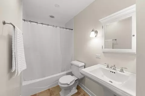 Bath - 106 S Pierce Ave, Wheaton, IL 60187 photo 2 of 2