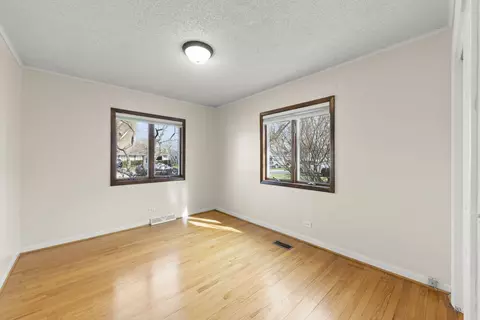 Bedroom - 106 S Pierce Ave, Wheaton, IL 60187 photo 2 of 2