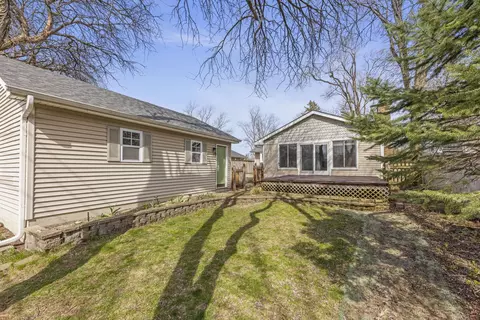 Exterior - 106 S Pierce Ave, Wheaton, IL 60187 photo 4 of 6