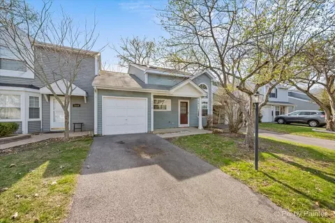 3514 Southport Dr, Island Lake, IL 60042