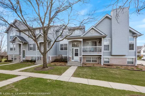 17433 Yakima Dr, Lockport, IL 60441