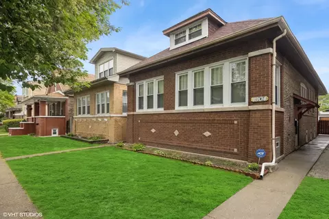 4904 W Deming Pl, Chicago, IL 60639