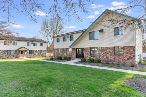 8332 Oak Leaf Dr #1603, Woodridge, IL 60517