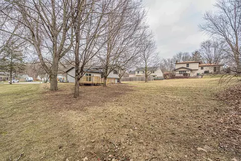 Exterior - 410 Kickapoo Ave, Batavia, IL 60510 photo 7 of 9