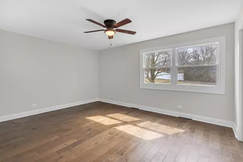 Bedroom - 410 Kickapoo Ave, Batavia, IL 60510 photo 4 of 6