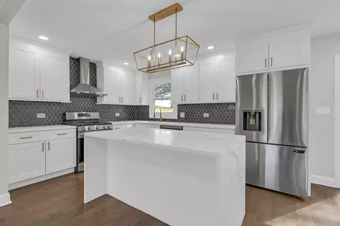 Kitchen - 410 Kickapoo Ave, Batavia, IL 60510 photo 3 of 3