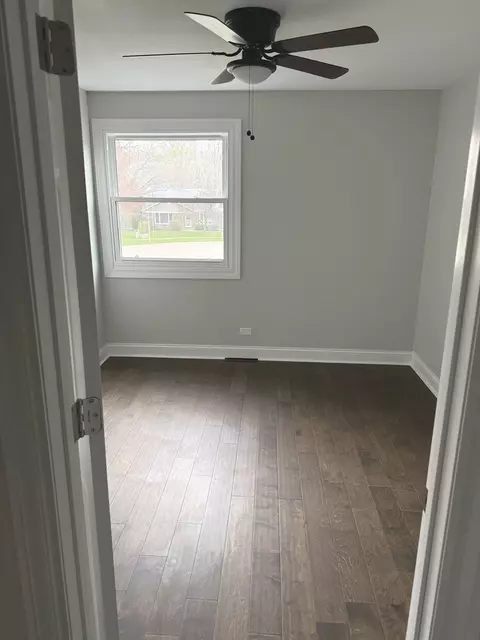 Bedroom - 410 Kickapoo Ave, Batavia, IL 60510 photo 2 of 6