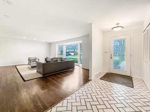 Entry Way - 1706 Garand Dr, Deerfield, IL 60015 photo 1 of 3
