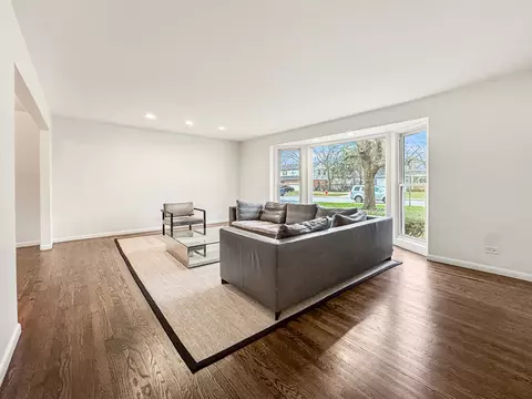 Living - 1706 Garand Dr, Deerfield, IL 60015 photo 4 of 7