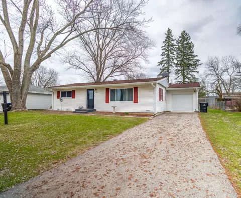 1701 W Oakleaf Dr, Mchenry, IL 60050