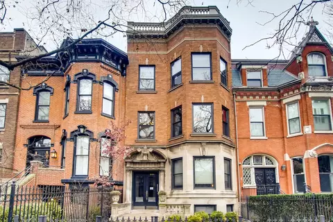 544 W Fullerton Pkwy, Chicago, IL 60614
