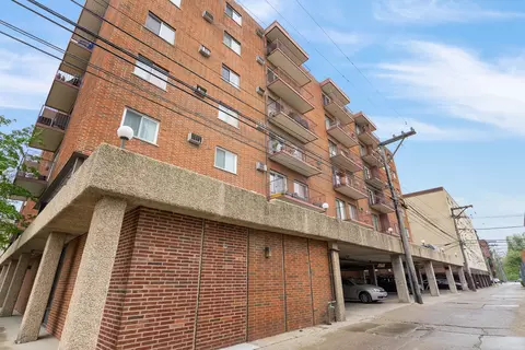 7830 W North Ave #711, Elmwood Park, IL 60707