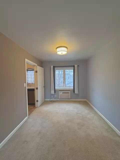 Bedroom - 2623 Central St #2E, Evanston, IL 60201 photo 1 of 5