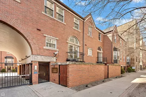 5230 S Cornell Ave #B, Chicago, IL 60615