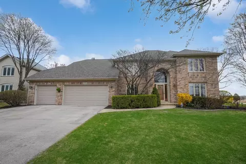 2756 Fox River Ln, Naperville, IL 60565