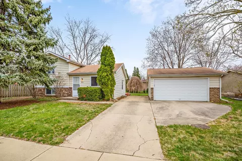 4037 N Bloomington Ave, Arlington Heights, IL 60004