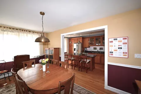 Dining - 1310 Maple Ave #5B, Evanston, IL 60201 photo 2 of 3
