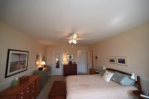 Bedroom - 1310 Maple Ave #5B, Evanston, IL 60201 photo 2 of 3