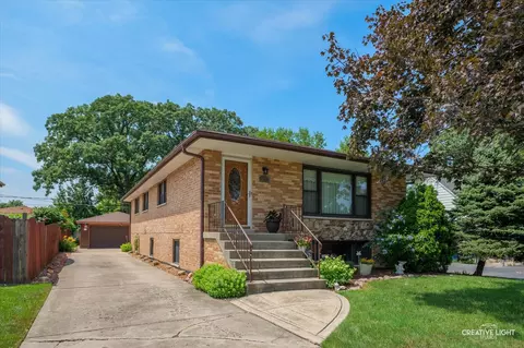 10624 S 83rd Ave, Palos Hills, IL 60465