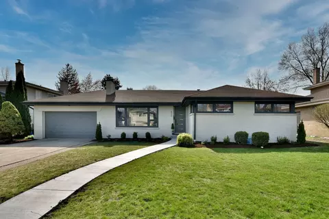 850 S Parkside Ave, Elmhurst, IL 60126