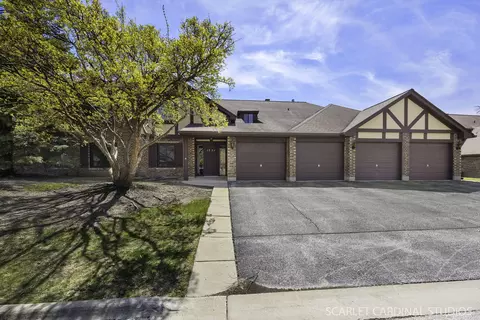 1721 Lakecliffe Dr #D, Wheaton, IL 60189