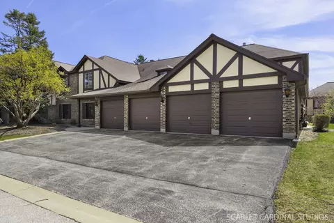 Exterior - 1721 Lakecliffe Dr #D, Wheaton, IL 60189 photo 2 of 2