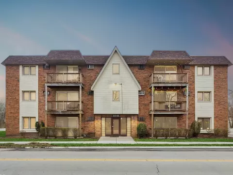 6645 172nd St #2C, Tinley Park, IL 60477