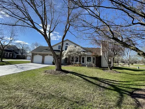 485 Banyan Tree Ln, Buffalo Grove, IL 60089