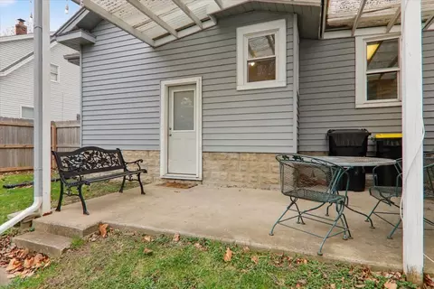 Exterior - 1018 Hovey Ave, Normal, IL 61761 photo 4 of 5