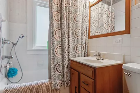 Bath - 1018 Hovey Ave, Normal, IL 61761 photo 1 of 1