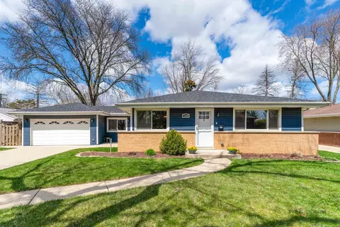 3148 Bellwood Ln, Glenview, IL 60026