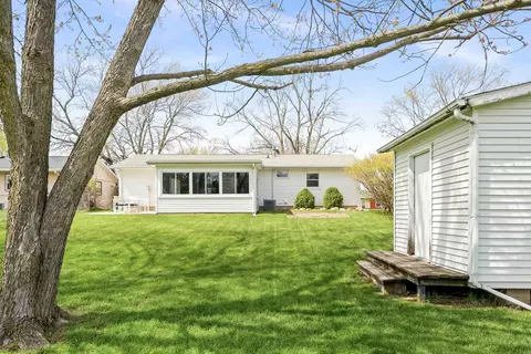 1321 Dillon Dr, Normal, IL 61761 photo 3
