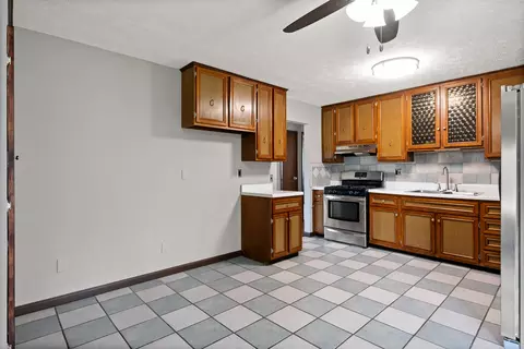 1321 Dillon Dr, Normal, IL 61761 photo 8