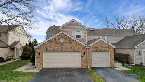 58 King Dr, Streamwood, IL 60107