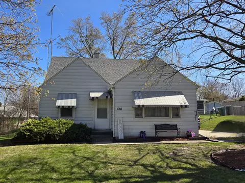 1018 Sherman St, Joliet, IL 60433