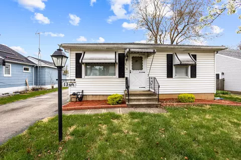 1309 Waverly Pl, Joliet, IL 60435