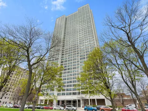 1700 E 56th St #2604, Chicago, IL 60637