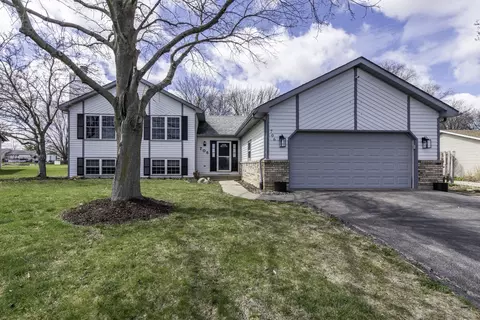 706 Roberts Rd, Winthrop Harbor, IL 60096