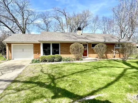 103 April Ln, North Aurora, IL 60542